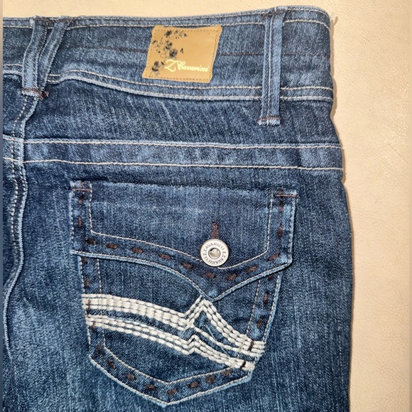 Z. Cavaricci 32” Dark Wash Denim Bootcut Jeans Size 8. - Picture 12 of 17